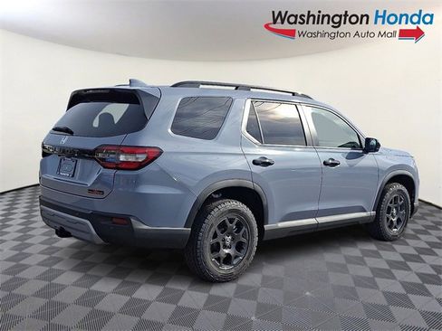 New 2025 Honda Pilot TrailSport image 7