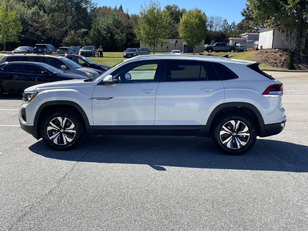 Certified 2026 Volkswagen Atlas Cross Sport SE FWD image 5