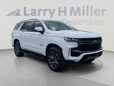 Used 2022 Chevrolet Tahoe Z71 w/ Luxury Package AWD/4WD image 7