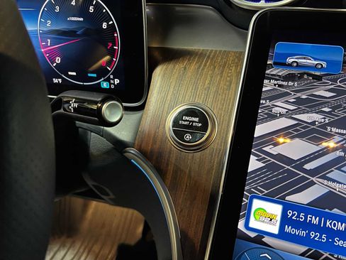 Used 2025 Mercedes-Benz GLC 300 GLC 300 image 30