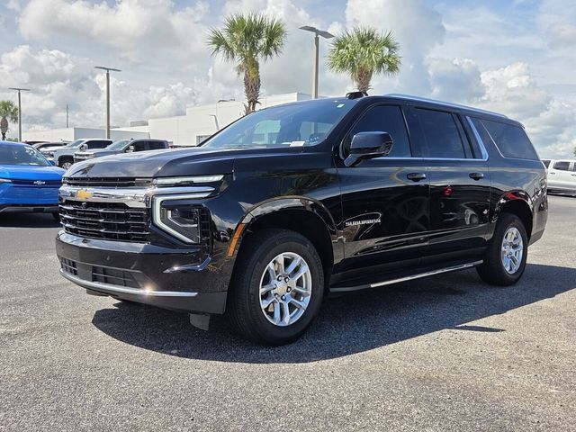 Certified 2025 Chevrolet Suburban LS AWD/4WD image 2