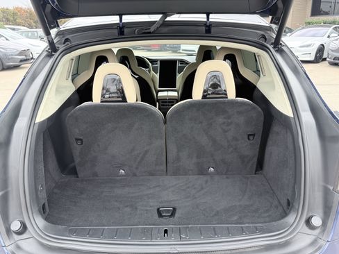 Used 2017 Tesla Model X 75D image 12