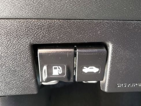 Certified 2023 Nissan Versa SR w/ Trunk Package image 9