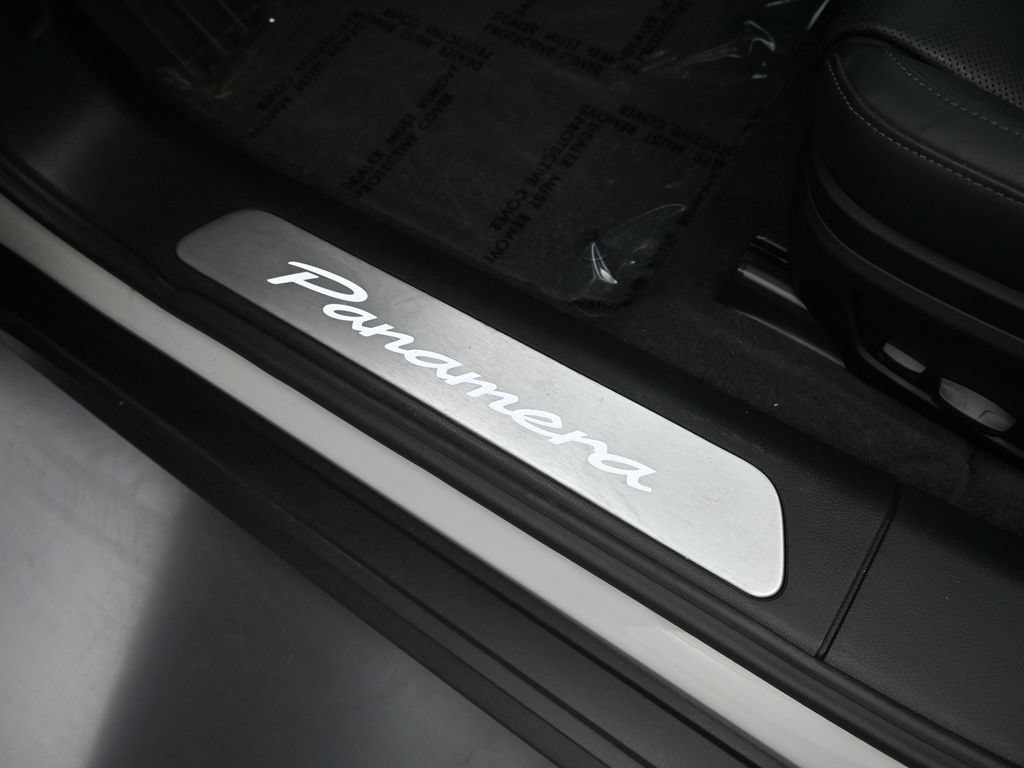 Certified 2025 Porsche Panamera RWD image 25
