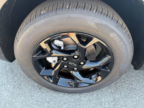 New 2026 Chevrolet Trax LT w/ Midnight Edition FWD image 10