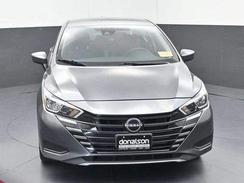Used 2024 Nissan Versa SV FWD image 3
