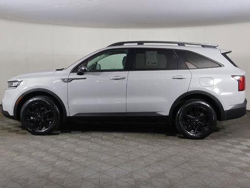 Used 2023 Kia Sorento S w/ Panoramic Sunroof Package image 18