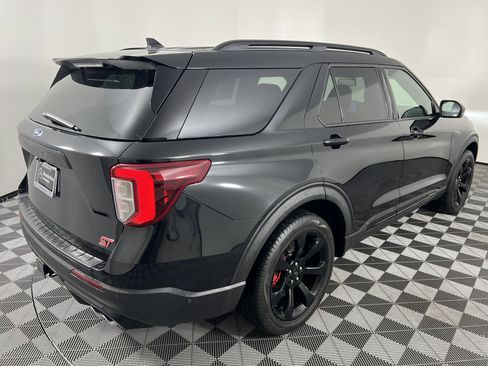 Used 2020 Ford Explorer ST w/ ST Street Pack image 12