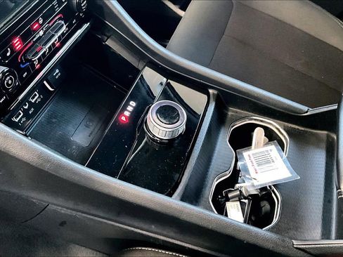 Used 2023 Jeep Grand Cherokee Laredo w/ Luxury Tech Group I image 16