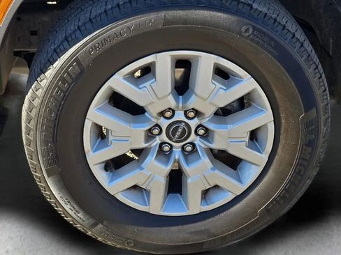 Used 2023 Nissan Frontier SV image 8