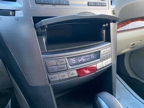 Used 2012 Subaru Outback 2.5i Limited w/ Moonroof Pkg image 16