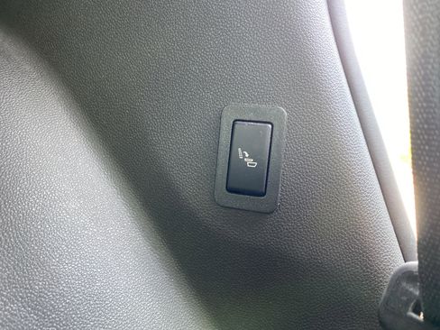 Used 2021 Chevrolet Tahoe Z71 image 45