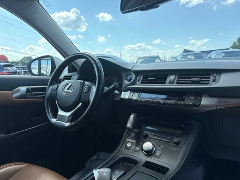 Used 2017 Lexus CT 200h w/ Accessory Package 2 FWD image 34