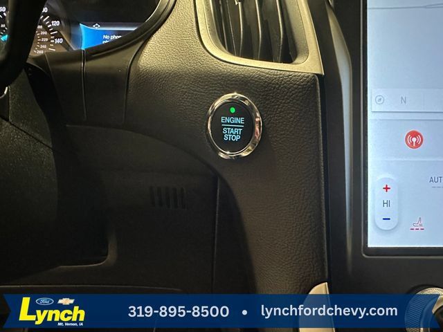 Used 2024 Ford Edge SEL AWD/4WD image 16