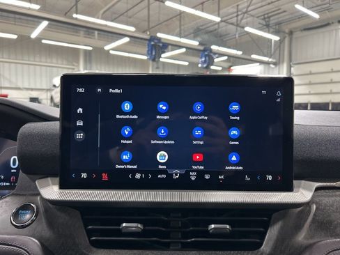 Used 2025 Ford Explorer Platinum w/ Ultimate Package image 23