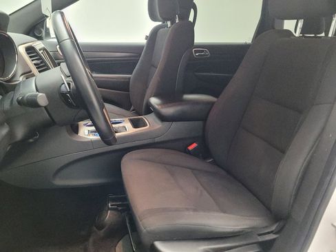 Used 2017 Jeep Grand Cherokee Laredo RWD image 17