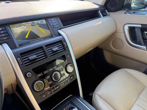 Used 2019 Land Rover Discovery Sport HSE image 24