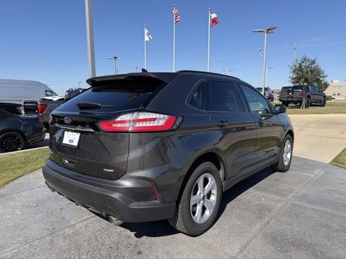Used 2020 Ford Edge SE image 6