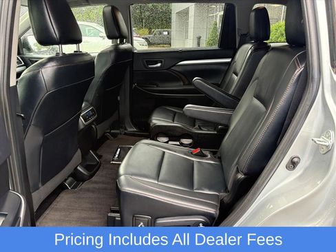 Used 2019 Toyota Highlander XLE AWD/4WD image 20