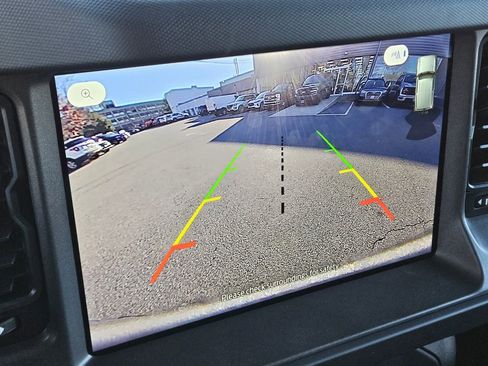 Used 2025 Ford Bronco Badlands image 18