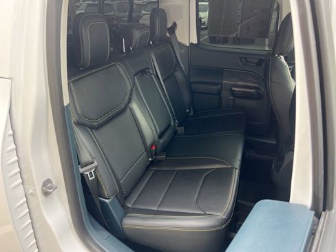 Used 2025 Ford Maverick Lobo image 25