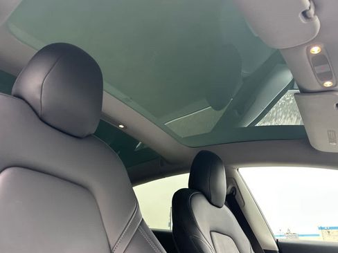 Used 2018 Tesla Model 3 Long Range image 16