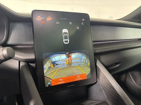 Used 2021 Polestar Polestar 2 w/ Performance Package image 17