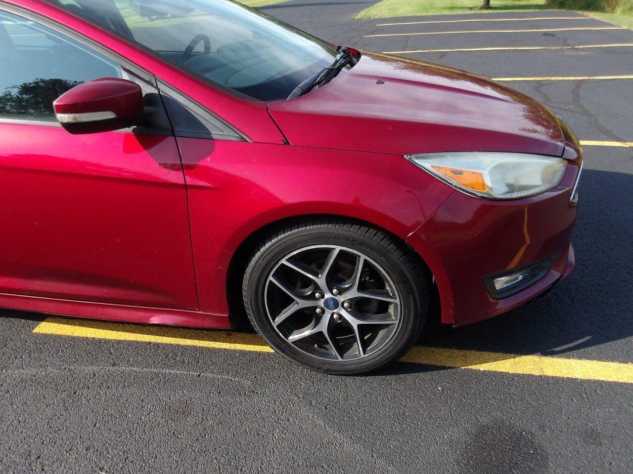 Used 2015 Ford Focus SE w/ SE Sport Package FWD image 31