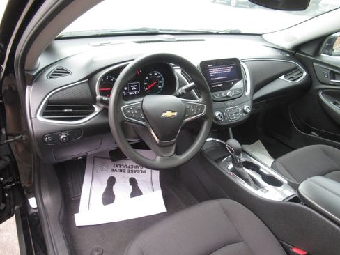 Used 2024 Chevrolet Malibu LT FWD image 17
