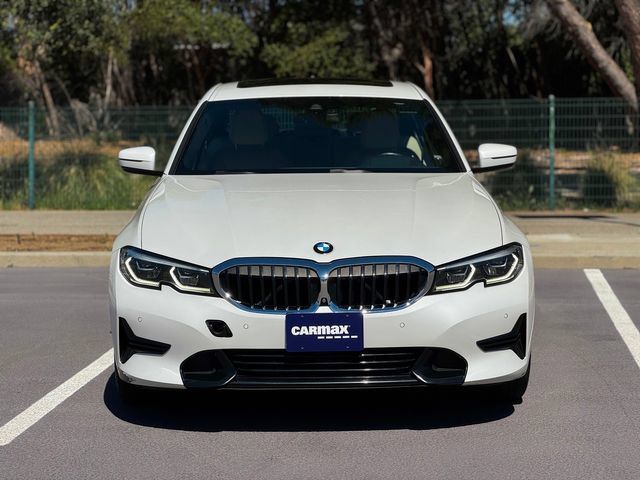 Used 2019 BMW 330i Sedan w/ Premium Package RWD image 4