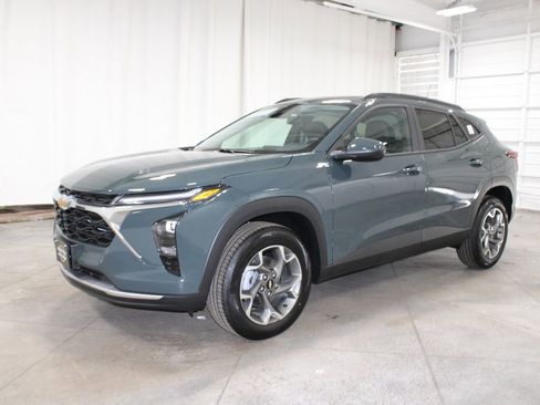 New 2026 Chevrolet Trax LT w/ Driver Confidence Package image 4