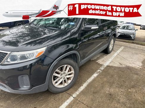 Used 2015 Kia Sorento LX image 1