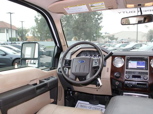 Used 2011 Ford F350 Lariat w/ Lariat Interior Pkg image 33