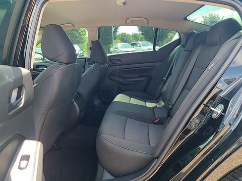 Used 2024 Nissan Altima 2.5 SV AWD/4WD image 23