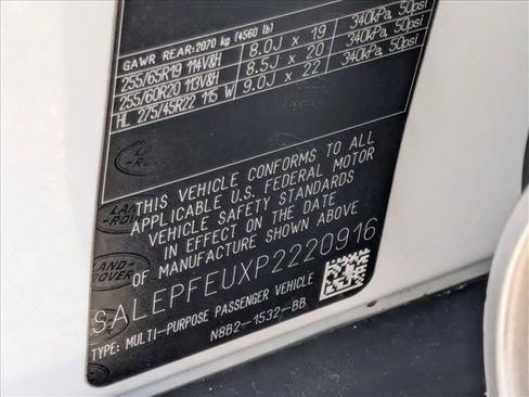Certified 2023 Land Rover Defender 130 SE AWD/4WD image 28