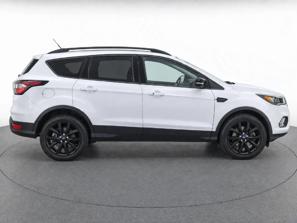 Used 2017 Ford Escape Titanium FWD image 8