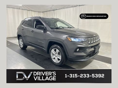 Used 2022 Jeep Compass Latitude w/ Convenience Group AWD/4WD image 1