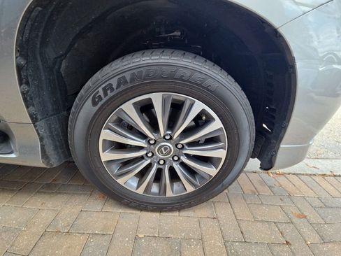 Used 2023 Lexus GX 460 Luxury w/ Accessory Package image 12