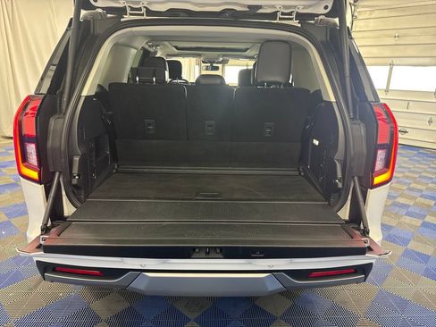 Certified 2025 Ford Expedition Platinum AWD/4WD image 23