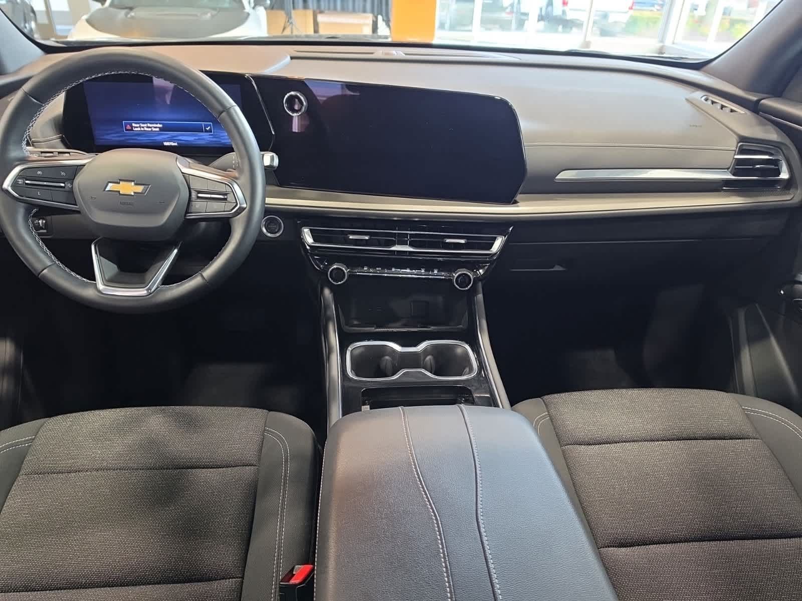 Used 2024 Chevrolet Traverse LT w/ LPO, Floor Liner Package FWD image 28