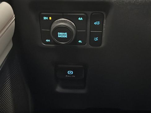 Used 2025 Ford Expedition Max Active AWD/4WD image 33