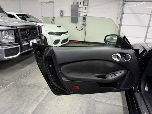Used 2020 Nissan 370Z Touring Sport image 21