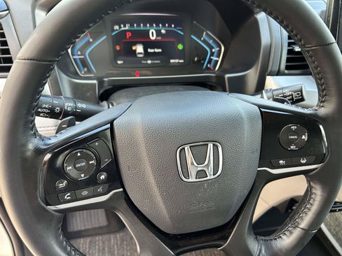 Used 2024 Honda Odyssey Touring image 16