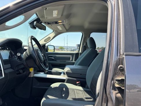 Used 2019 RAM 1500 Warlock AWD/4WD image 10