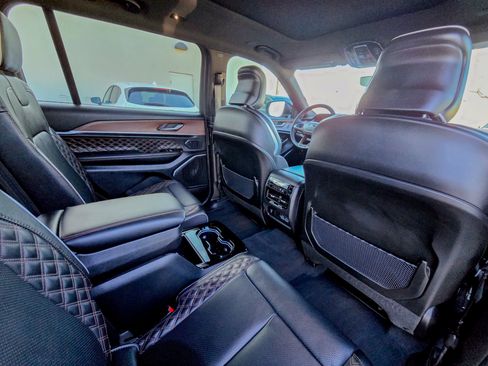 Used 2025 Jeep Grand Cherokee L Summit image 18