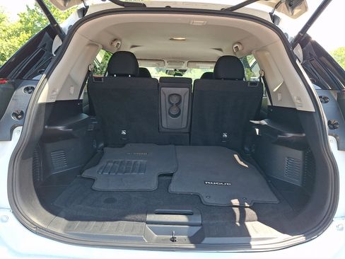 Used 2020 Nissan Rogue SV AWD/4WD image 28
