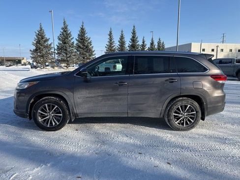 Used 2019 Toyota Highlander XLE image 6