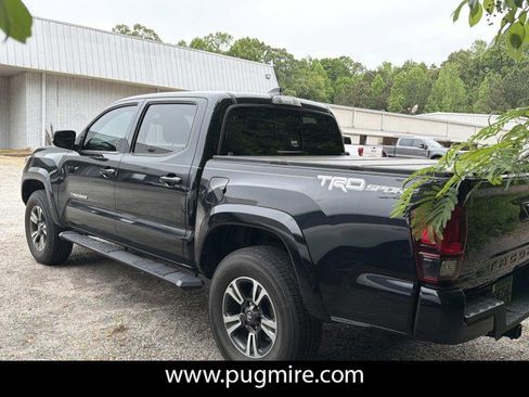 Used 2018 Toyota Tacoma TRD Sport RWD image 5