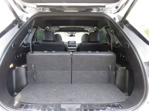 Used 2023 Mitsubishi Outlander SEL AWD/4WD image 18