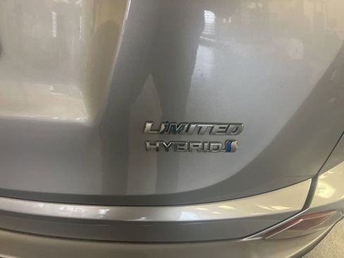 Used 2018 Toyota RAV4 Limited image 7